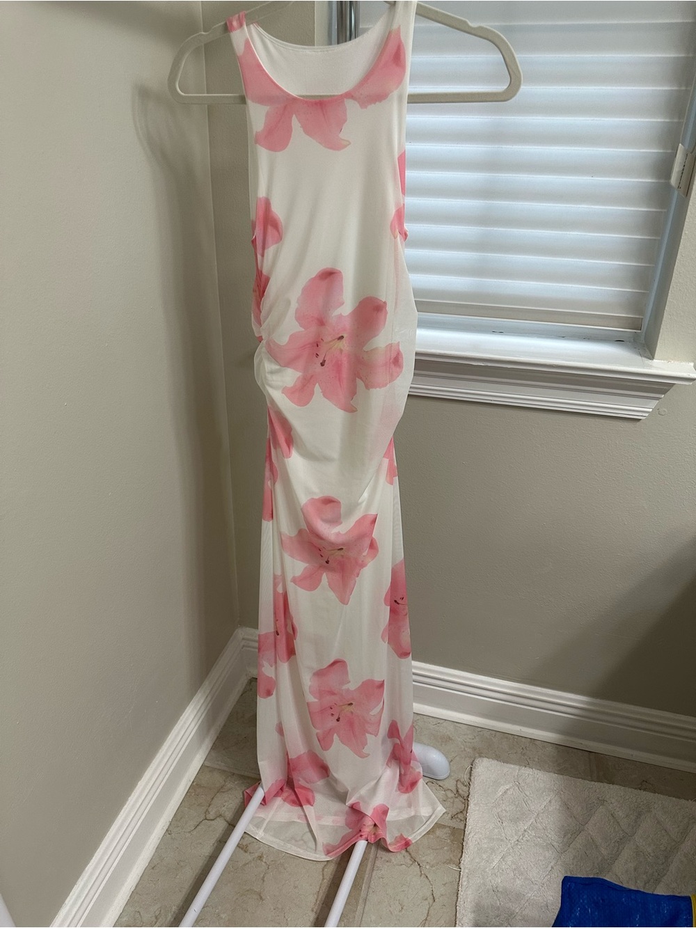 SHEIN White Maxi Dress with Pink Floral Print, XS, Tall